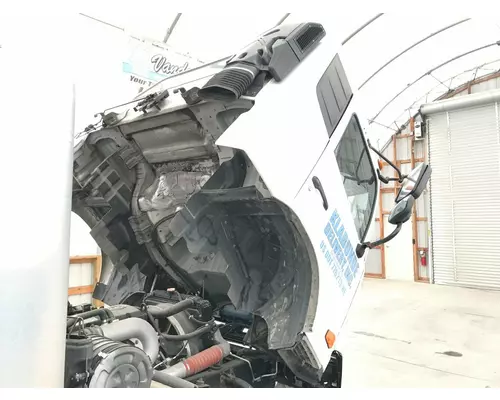 UD TRUCK UD2600 Cab Assembly