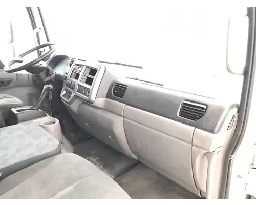 UD TRUCK UD2600 Dash Assembly