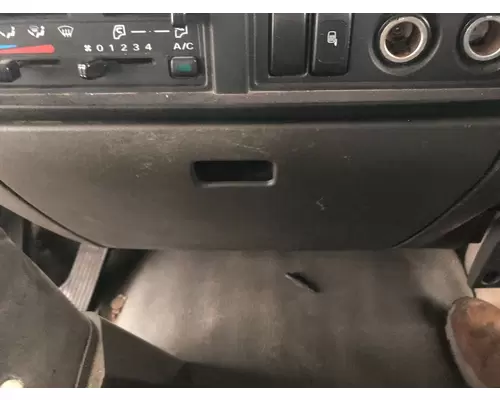UD TRUCK UD2600 Dash Assembly