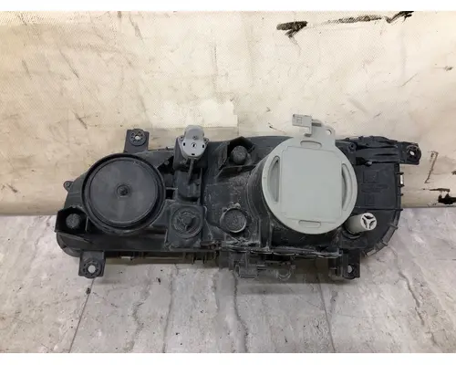 UD TRUCK UD2600 Headlamp Assembly
