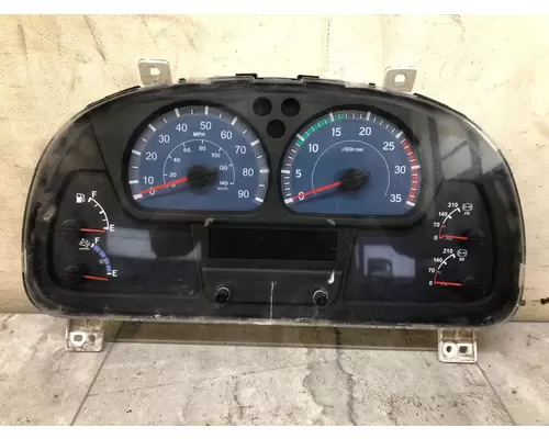 UD TRUCK UD2600 Instrument Cluster