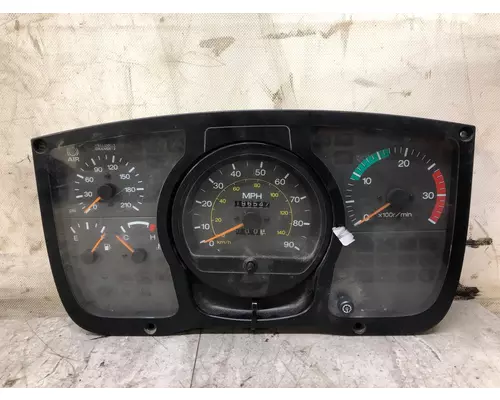 UD TRUCK UD2600 Instrument Cluster