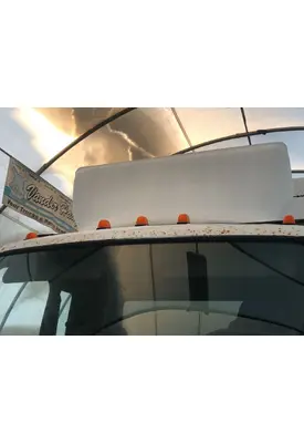 UD UD2600 Lighting, Exterior