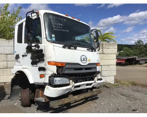 UD UD3300 Cab