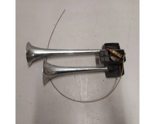 UNIVERSAL  Horn