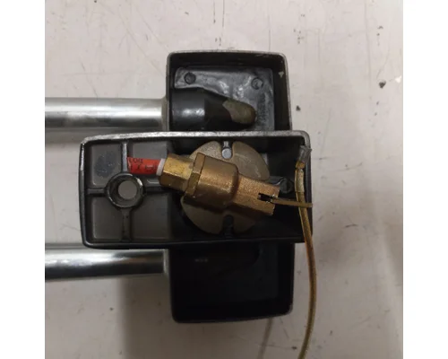 UNIVERSAL  Horn