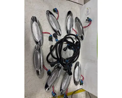 UNIVERSAL  Side Marker Lamp, Rear