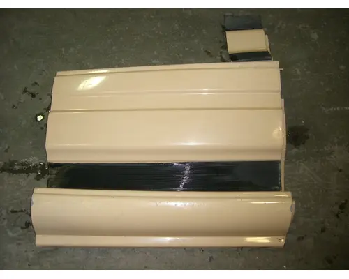 UNKNOWN 9400 CAB SKIRTSIDE FAIRING