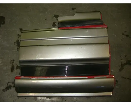 UNKNOWN 9400 CAB SKIRTSIDE FAIRING