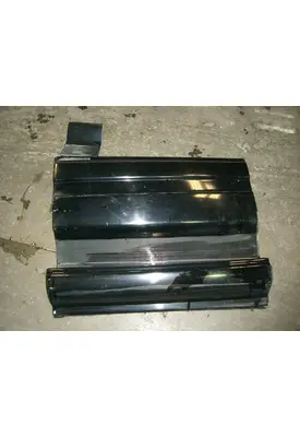 UNKNOWN 9400 CAB SKIRT/SIDE FAIRING