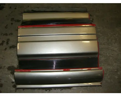 UNKNOWN 9400 CAB SKIRTSIDE FAIRING