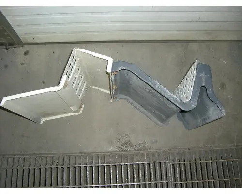 UNKNOWN FLD120 CAB SKIRTSIDE FAIRING