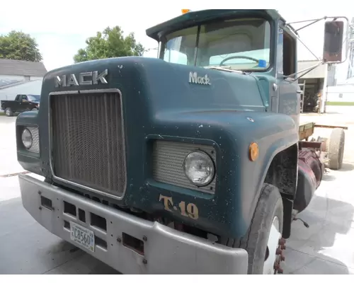 UNKNOWN R600 1970-1981 HOOD