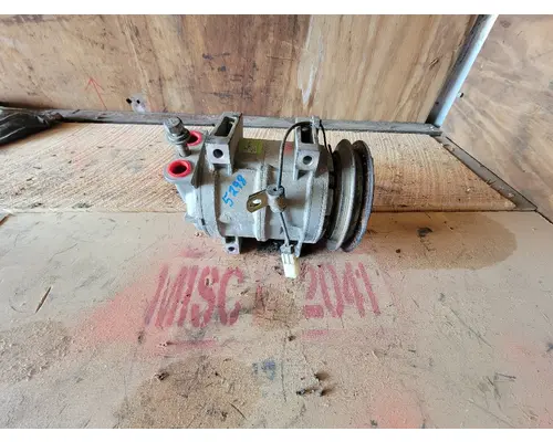 Air Conditioner Compressor UD FD46TA-U2 Crest Truck Parts