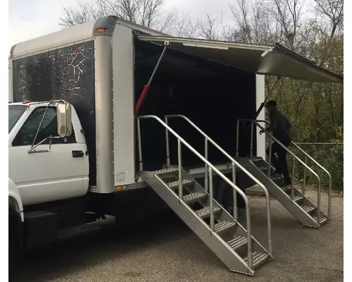 VAN 20 FOOT Box  Bed