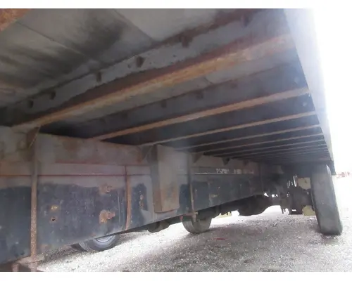 VAN 24 FOOT Box  Bed