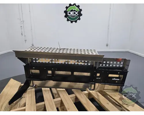 VCE VNL630 8271 foot step, chassi mounted