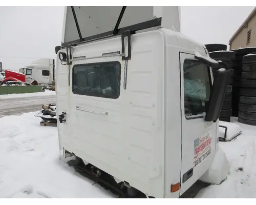 VOLVO/GMC/WHITE VNL Cab