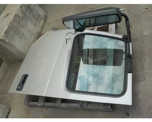 VOLVO/GMC/WHITE VNL Door Assembly, Front