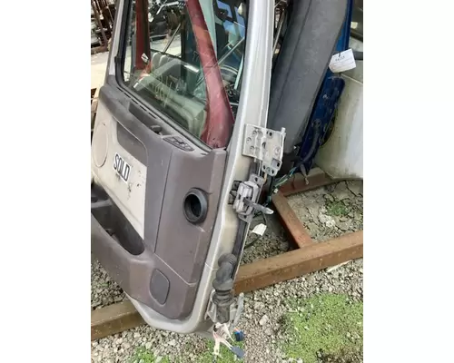 VOLVO/GMC/WHITE VNL Door Assembly, Front