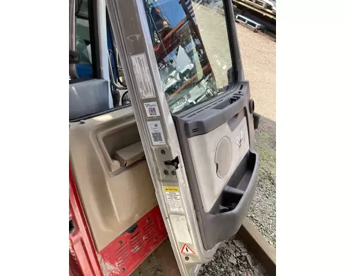 VOLVO/GMC/WHITE VNL Door Assembly, Front
