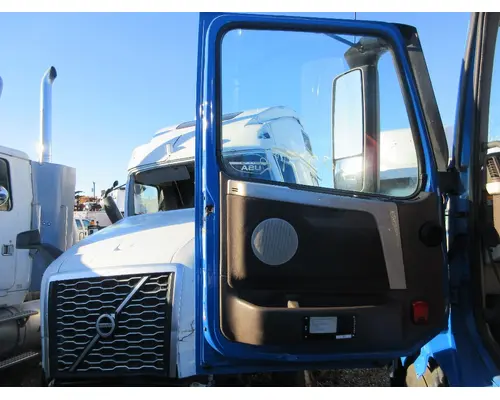 VOLVO/GMC/WHITE VNL Door Assembly, Front