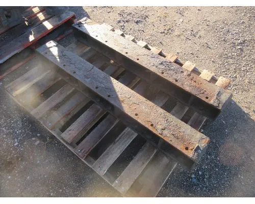 VOLVO/GMC/WHITE VNL Fifth Wheel