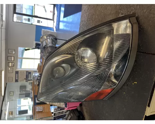 VOLVO/GMC/WHITE VNL Headlamp Assembly