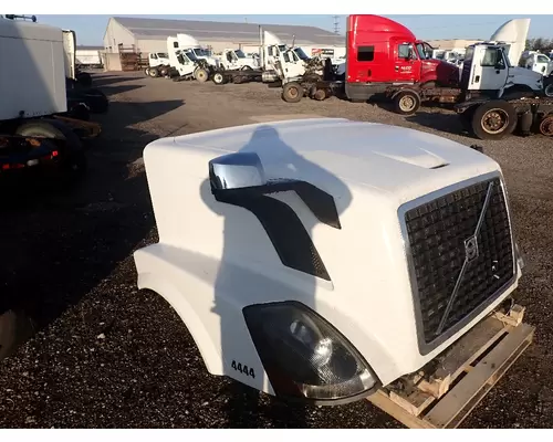 VOLVO/GMC/WHITE VNL Hood