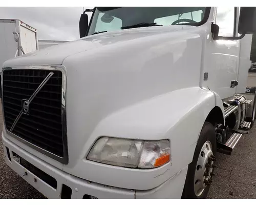 VOLVO/GMC/WHITE VNM Hood