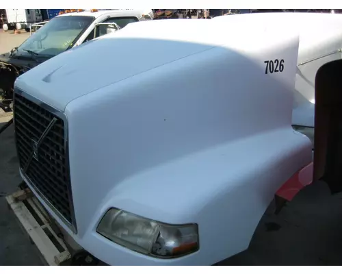 VOLVO/GMC/WHITE VNM Hood