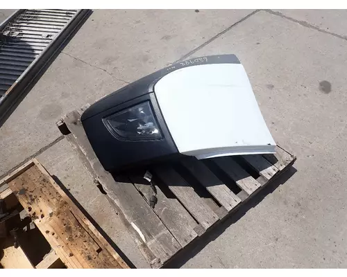 VOLVO/GMC/WHITE VN Bumper End Cap