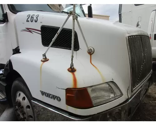 VOLVO/GMC/WHITE VN Hood