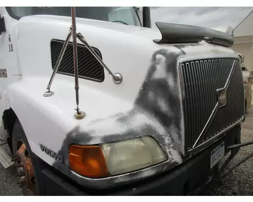 VOLVO/GMC/WHITE VN Hood