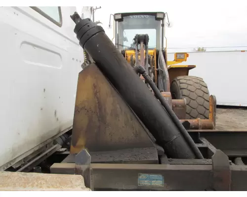 VOLVO/GMC/WHITE WG Hydraulic Cylinder