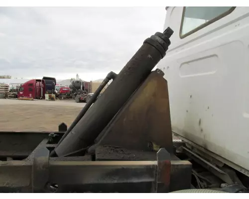 VOLVO/GMC/WHITE WG Hydraulic Cylinder