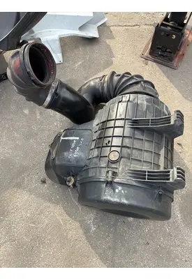 VOLVO TRUCK VNL Air Cleaner