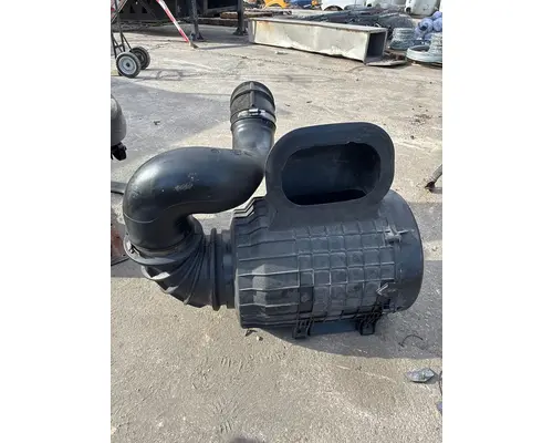 VOLVO TRUCK VNL Air Cleaner