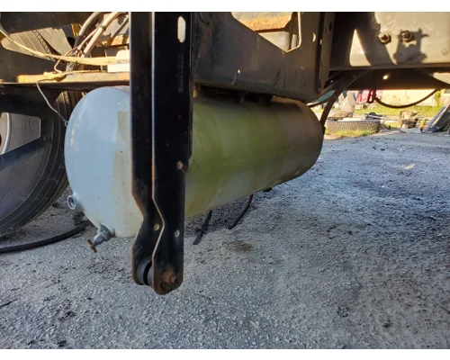 VOLVO TRUCK VNL Air Tank