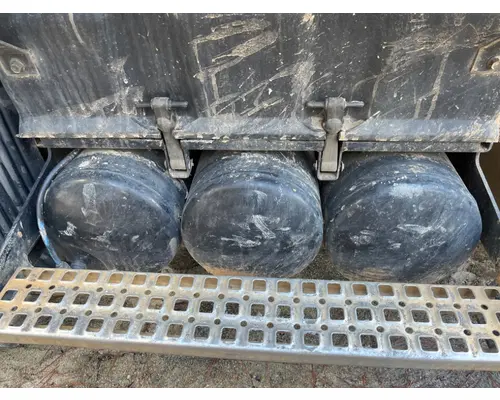 VOLVO TRUCK VNL Air Tank