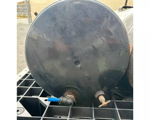 VOLVO TRUCK VNL Air Tank