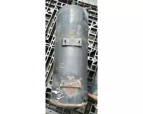 VOLVO TRUCK VNL Air Tank