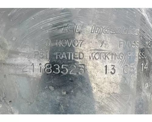 VOLVO TRUCK VNL Air Tank