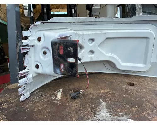 VOLVO TRUCK VNL Bumper Assembly, Front