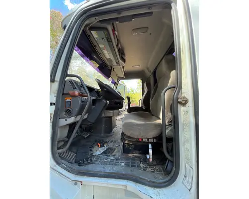 VOLVO TRUCK VNL Cab