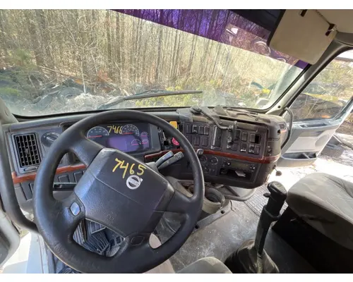 VOLVO TRUCK VNL Cab