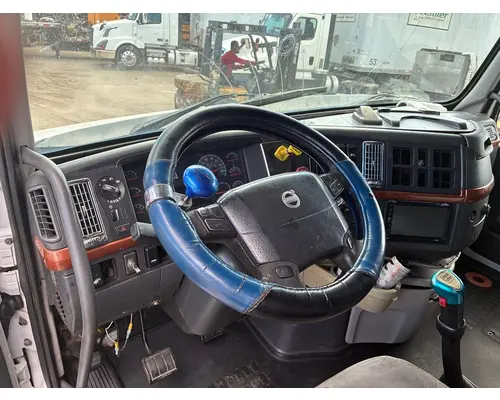 VOLVO TRUCK VNL Cab