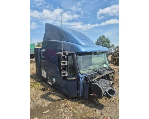 VOLVO TRUCK VNL Cab