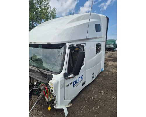 VOLVO TRUCK VNL Cab