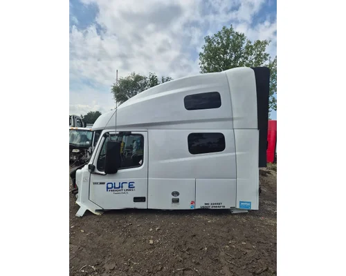 VOLVO TRUCK VNL Cab